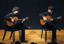 Hungarian Twins Play Classical Guitar