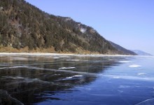 World’s Deepest Lake Mimics the Ocean