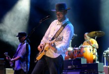 Ben Harper Creates Music Bubble at Bowl