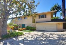 Make Myself at Home: Retro Riviera Townhome