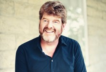 Mac McAnally Writes and Tours with Jimmy Buffett