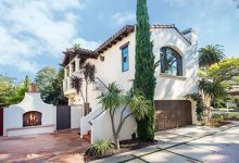 Make Myself at Home: Charmed by a Casa in West Beach
