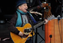 Paul Simon at the Bowl