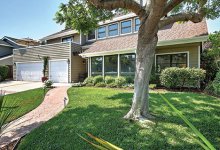 Make Myself at Home: Spacious Home in Halloween ’Hood