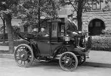 Edison Offers $450 Rebate for Electric Cars