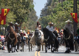 Fiesta Historical Parade 2017