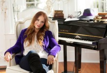 Judith Owen Sings About the Big Stuff