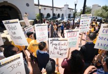 Grocery Union Holds Demonstration at Ralphs