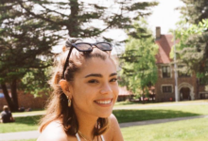 Ava Doré, Intern