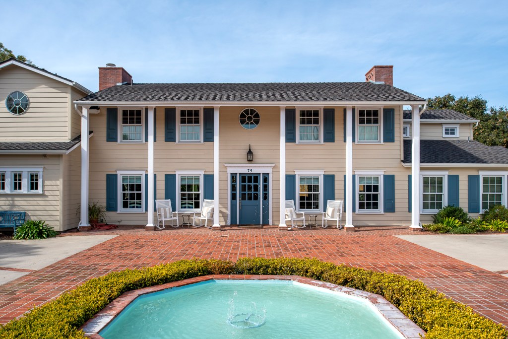 Colonial Beach House The Santa Barbara Independent