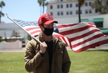 ‘Honk To End the Shutdown’ Protest Comes to Santa Barbara