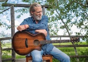 Jeff Bridges Creates Signature, Sustainably Sourced Guitar