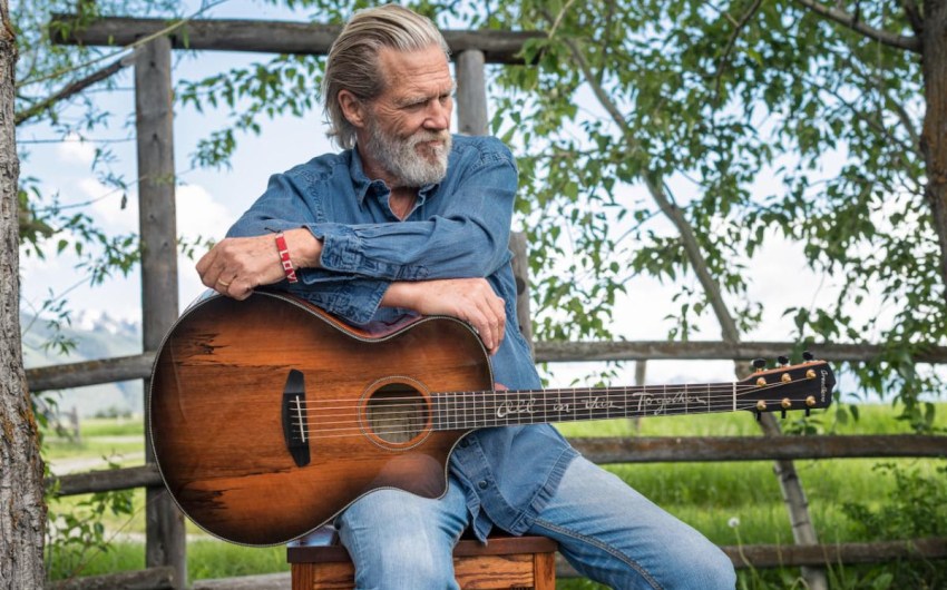 Jeff Bridges Creates Signature, Sustainably Sourced Guitar