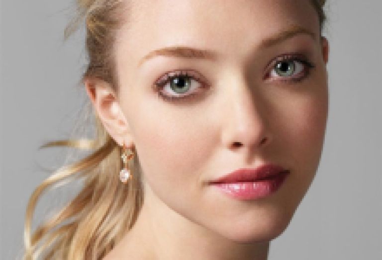 Amanda Seyfried Keeps ’Em Guessing