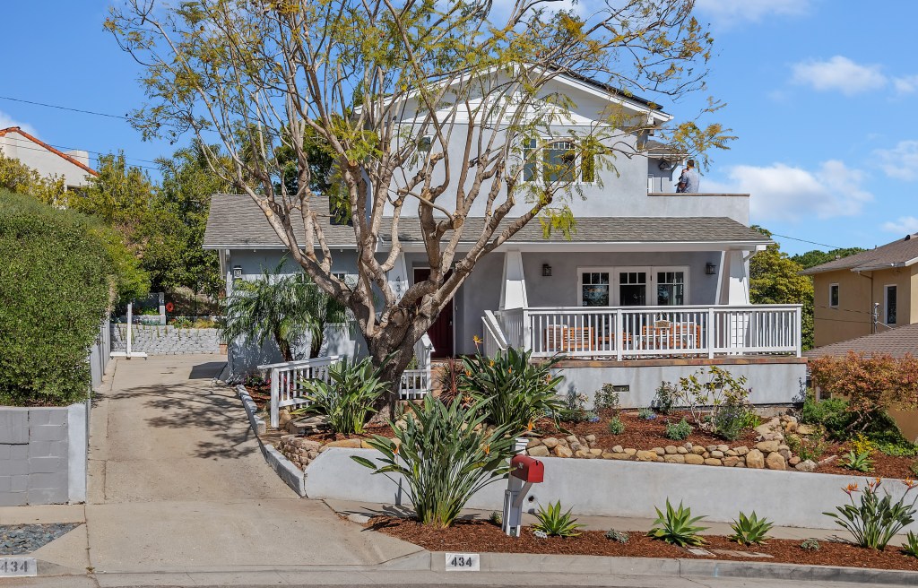 Sparkling Mesa Craftsman Home The Santa Barbara Independent
