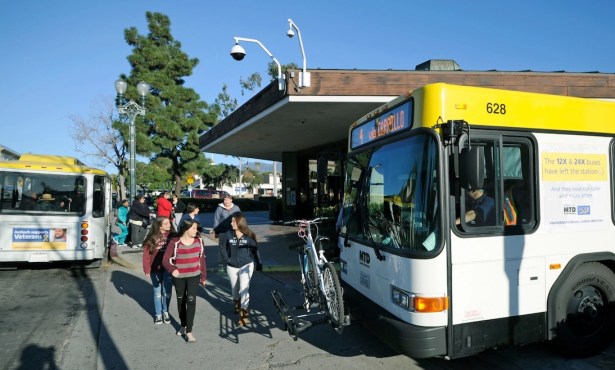 Santa Barbara Transit Agencies Lift Mask Mandate amid Drop in COVID Hospitalizations