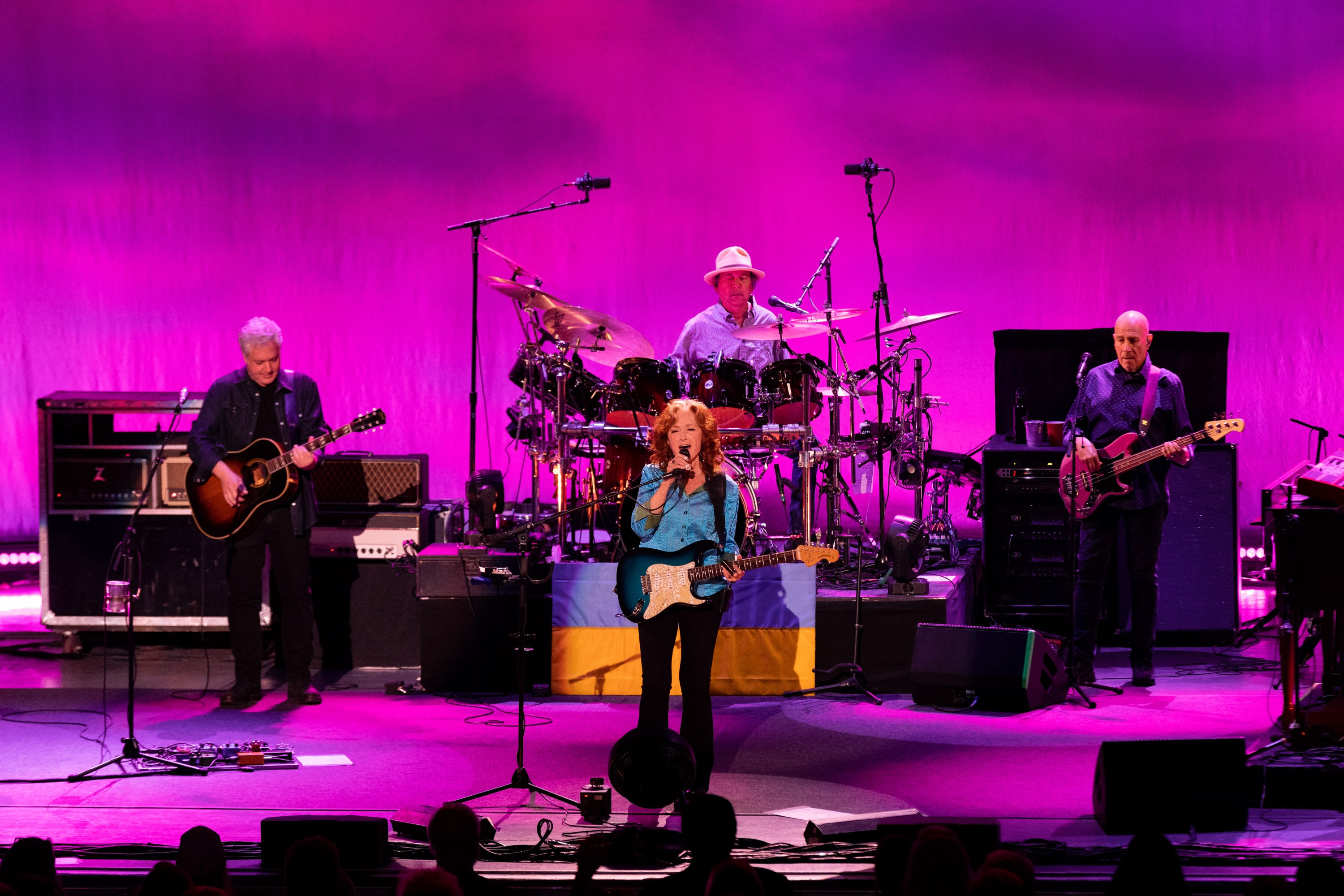 Bonnie Raitt Brings a Big Heart and a Big Voice to the Bowl - The Santa ...