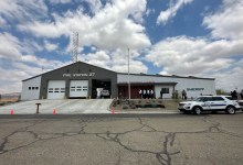 UNA NUEVA ESTACIÓN DE BOMBEROS Y UNA SUBESTACIÓN DEL ALGUCACIL (SHERIFF) ABRE EN NEW CUYAMA