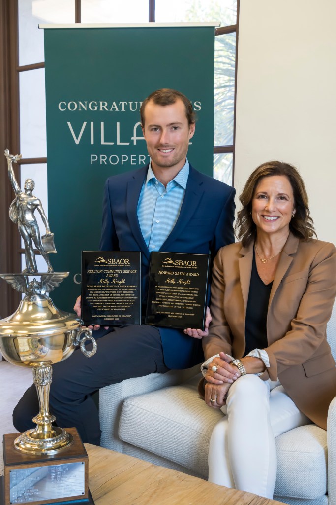 Kelly Knight wins Howard Gates and Community Service Awards - The Santa ...