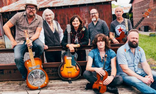 Review | The Amy Ray Band and Dar Williams Take Us on a Musical Journey 