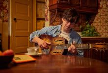 Performance by Davy Knowles