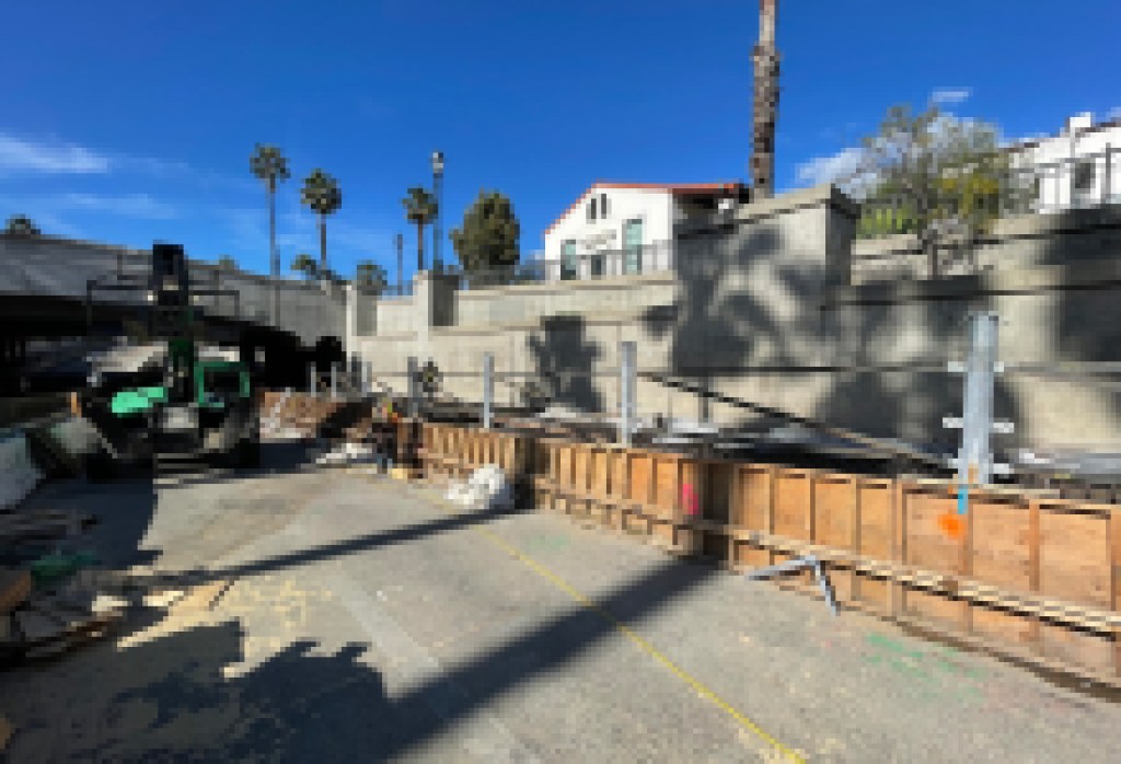 Continúan Las Obras de Construcción Del Paso Inferior Vision Zero de State Street