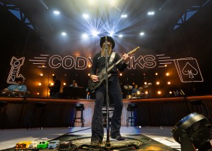 Review | Cody Jinks Makes Up for Lost Time During COVID at Santa Barbara Bowl