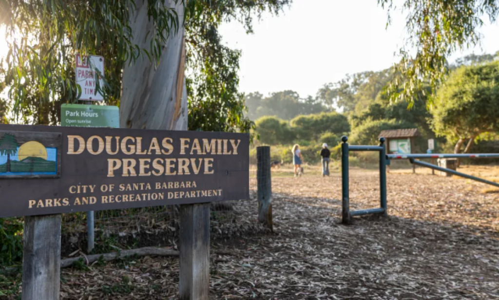 Reunión comunitaria para discutir las próximas mejoras en el parque Douglas Family Preserve