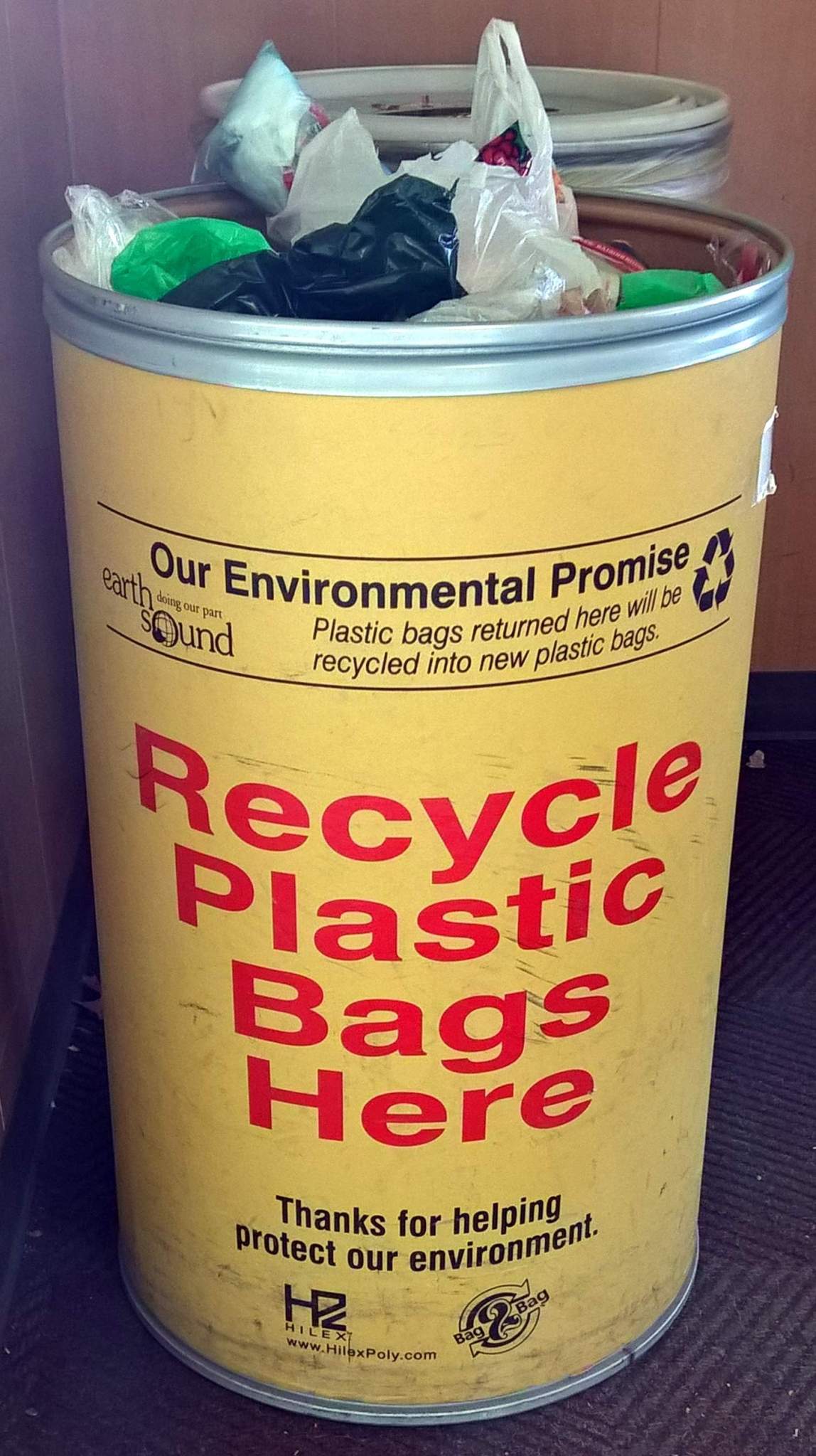 California Bans ‘Reusable’ Plastic Grocery Bags, Sues Exxon for Alleged