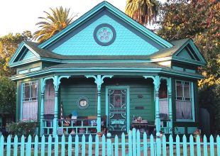 Eye-Catching Queen Anne–Style Homes