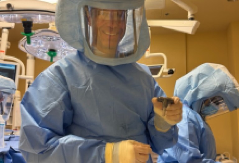 LVMC Surgeon Performs Region’s First Smart Knee Implant Surgery 