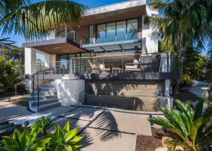 A Stunning Blufftop Home Kicks Off ArchitecTours 2025