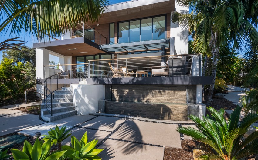 A Stunning Blufftop Home Kicks Off ArchitecTours 2025