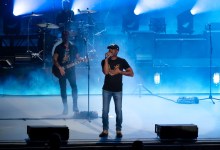 Review | From Hootie & the Blowfish to Hot Diggity Darius