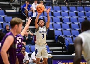 Gauchos Display Depth in 84-49 Victory Over Nobel University