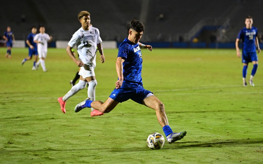 Gauchos Advance to Big West Championship Match With 3-2 Victory Over UC Davis