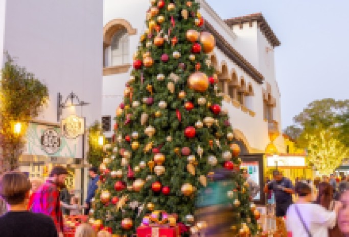 Paseo Nuevo Partners with Make-A-Wish® Central Coast and Southern Central Valley for its Annual Tree Lighting Ceremony