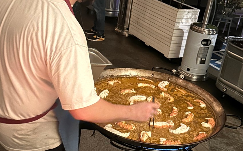 Cider and Paella: A Perfect Pairing We Didn’t See Coming