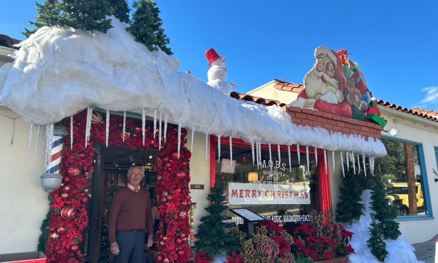 Keeping Christmas Spirit Alive, the Old-Fashioned Way