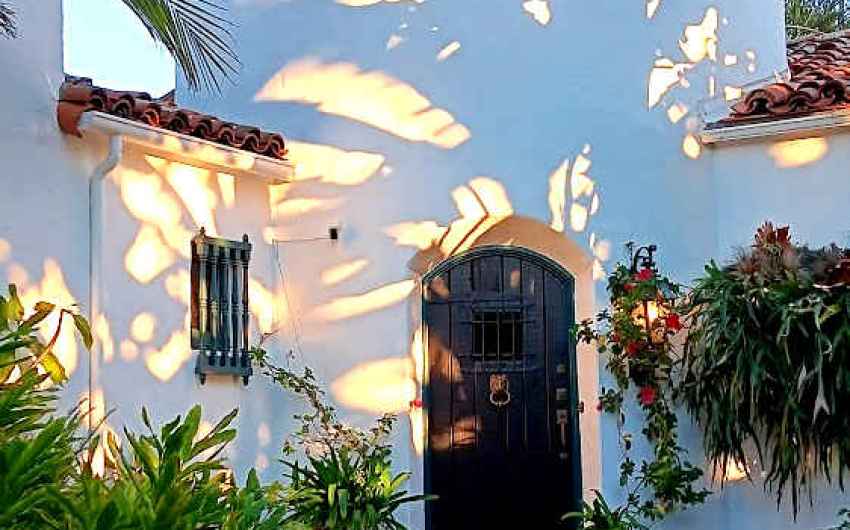 An Architectural Gem on Las Olas Avenue