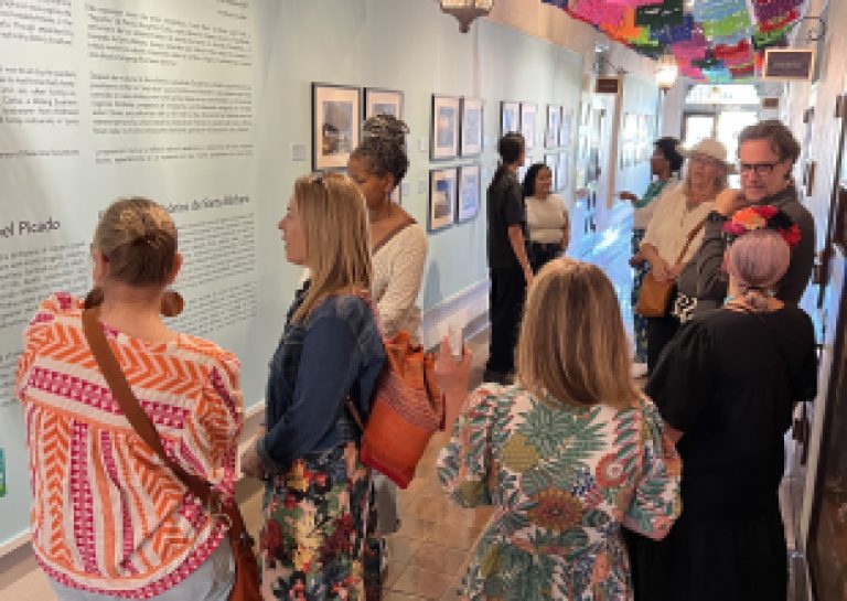 La Galería del Ayuntamiento de Santa Bárbara alberga la recepción de cierre de dos exposiciones