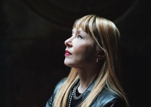 Flying with Suzanne Vega