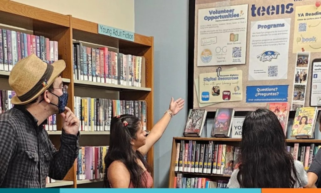 Orientación de servicios bibliotecarios para adolescentes