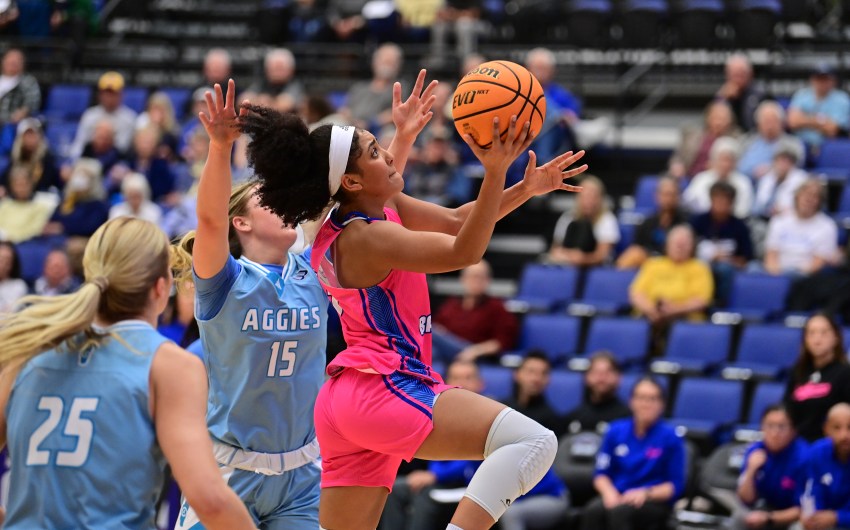 UC Santa Barbara Women’s Basketball Defeats UC Davis 69-61 Behind Career Night From Zoe Shaw
