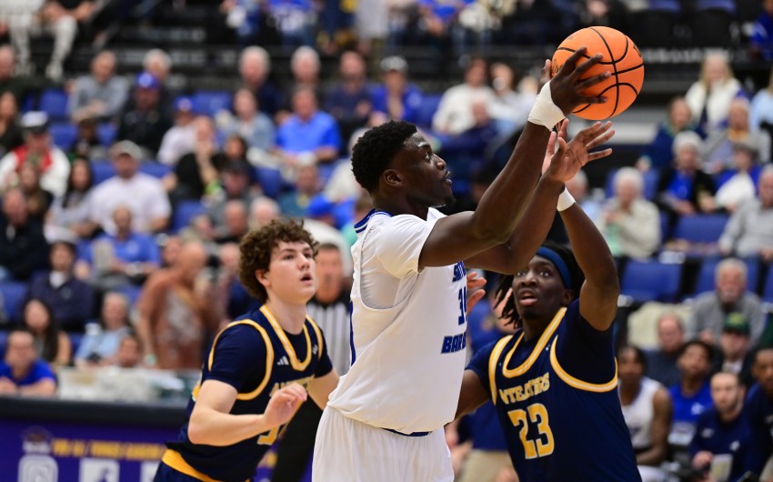Gauchos Rally Past Anteaters, Tighten Big West Standings