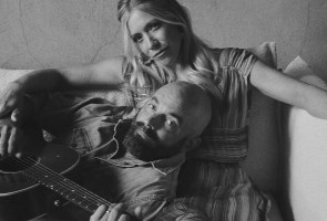 Drew and Ellie Holcomb – Never Gonna Let You Go To