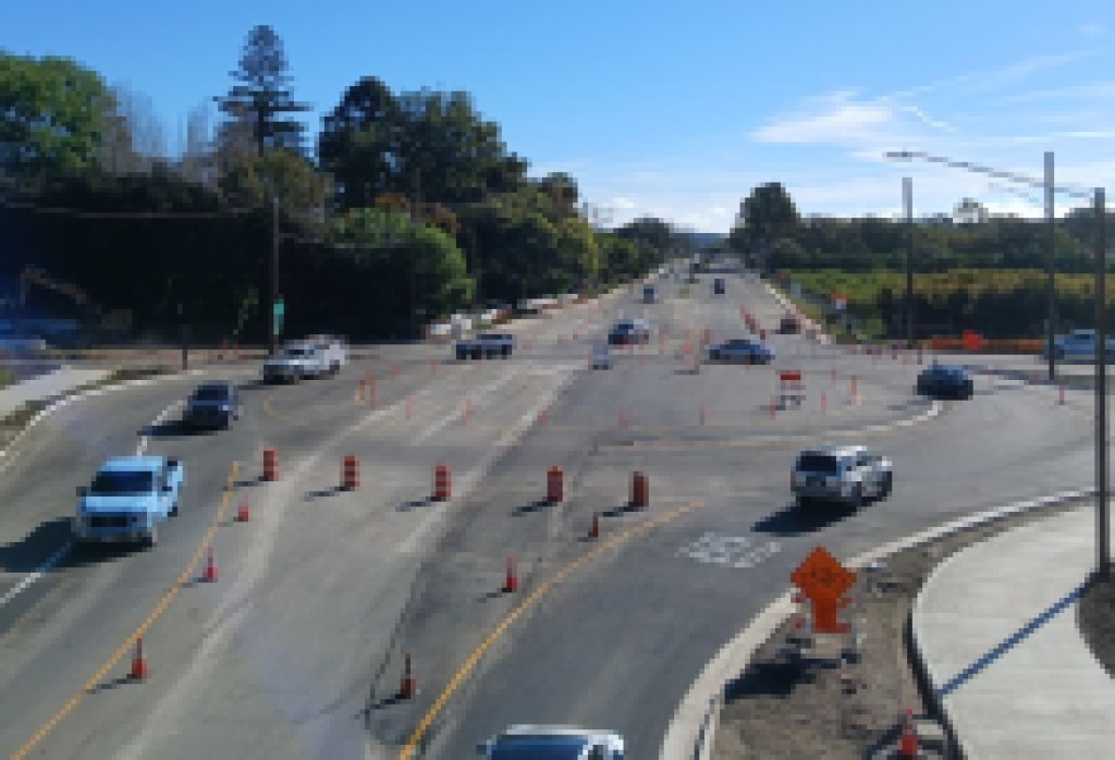 Las glorietas de la Avenida Hollister y la autopista 217 ya están abiertas