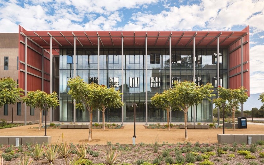 Police Evacuate UC Santa Barbara’s Henley Hall over ‘Criminal Threat’