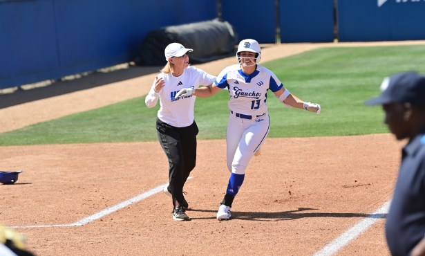 UC Santa Barbara Softball Rebounds With Two Victories Over Cal State Northridge on Saturday