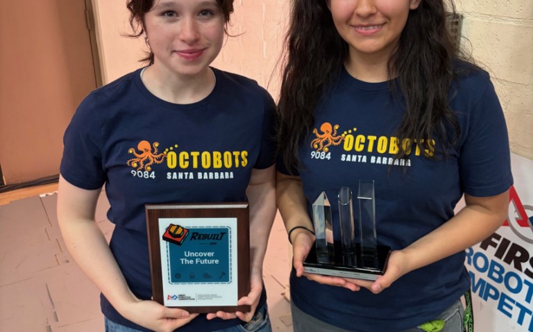 Local Octobots Robotics Team Wins the “Quality Award” at District Competition